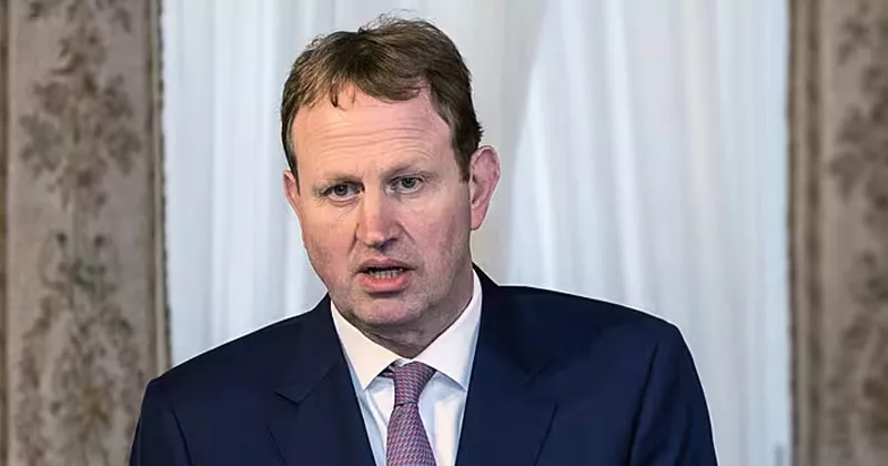 യുവതിയ്ക്കെതിരായ ആക്രമണം; നടുക്കം രേഖപ്പെടുത്തി നീതി മന്ത്രി jim o cellagan