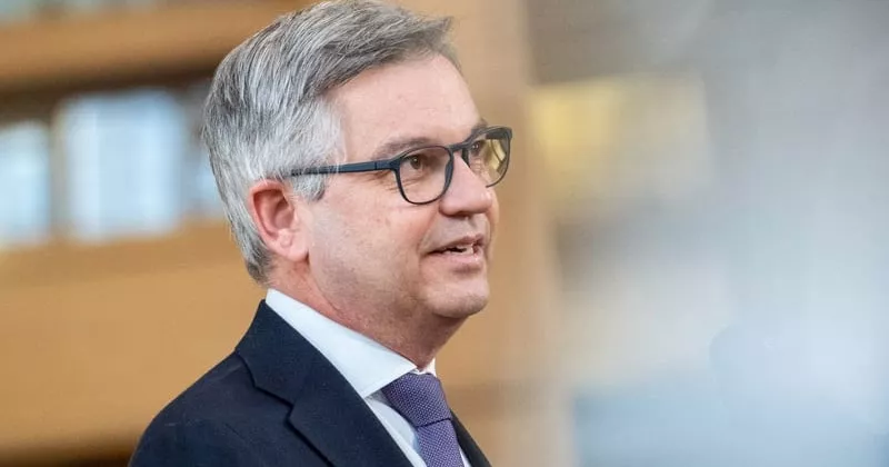 കുടിയേറ്റ ഉടമ്പടി; ഇയു മൈഗ്രേഷൻ കമ്മീഷണർ ജിം ഒ കെല്ലഗനെ കാണും magnus brunner