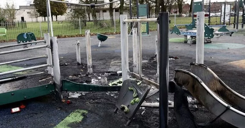 പ്ലേ ഗ്രൗണ്ടിന് തീയിട്ട സംഭവം; അപലപിച്ച് ഡാരിൻ ബാരൺ play ground