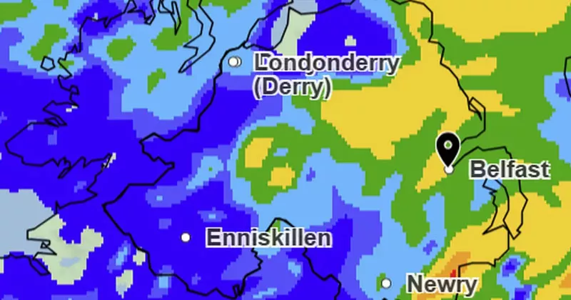 മഴയിൽ കുതിർന്ന് നോർതേൺ അയർലൻഡ്; ആൻഡ്രിമിൽ മുന്നറിയിപ്പ് rain