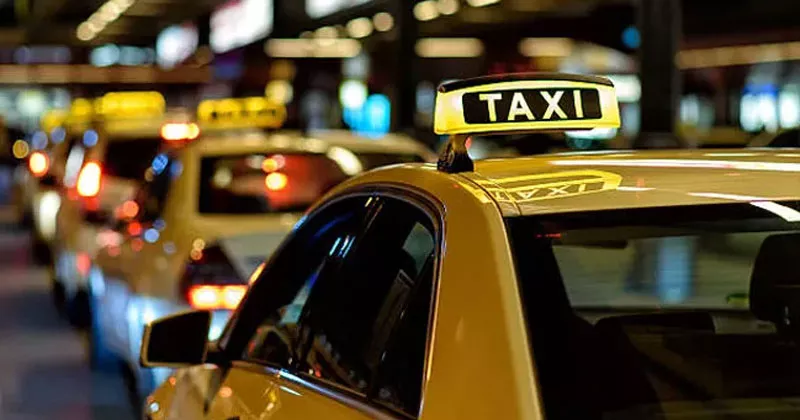 ഫിക്സ്ഡ് റേറ്റ് സംവിധാനം; ഡബ്ലിനിൽ ഊബർ ഡ്രൈവർമാരുടെ പ്രതിഷേധം uber taxi