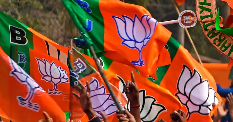 ഷൊർണൂരിൽ മൂന്ന് സീറ്റുകൾ നേടി ബിജെപി; തകർപ്പൻ മുന്നേറ്റവുമായി എൽഡിഎഫ് bjp