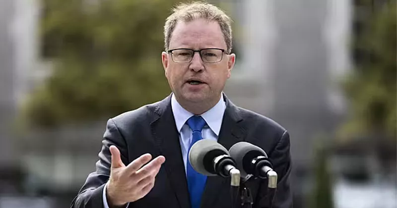 വിദ്യാർത്ഥികളുടെ താമസസ്ഥലത്തിന്റെ വാടക; സർക്കാർ നിർദ്ദേശത്തിന് വിമർശനം james lawless