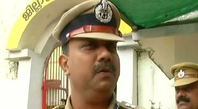 വിനോദ് കുമാറിന്റെ അക്കൗണ്ടിലേയ്ക്ക് 35 ലക്ഷം , ഭാര്യയുടെ അക്കൗണ്ടിൽ 40 ലക്ഷം : ക്വട്ടേഷൻ സംഘത്തിൽപ്പെട്ട പ്രതിക്ക് സൗകര്യങ്ങൾ ഒരുക്കുന്നതിനും ഡിഐജി പണം വാങ്ങി