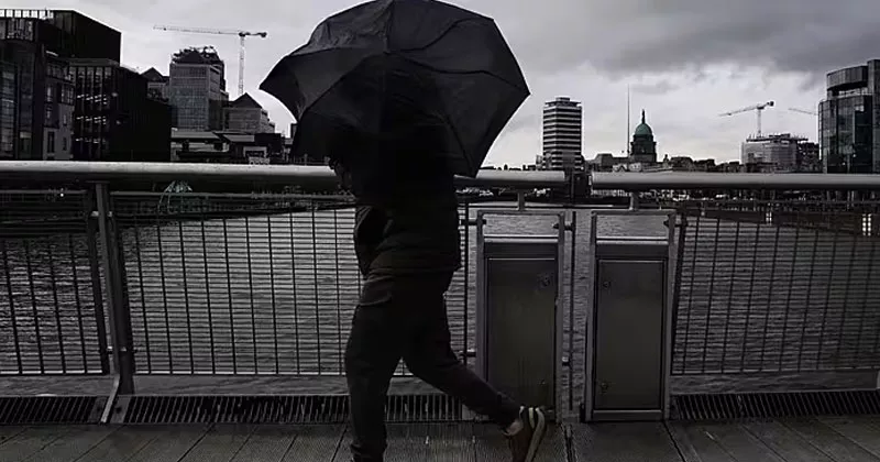 ബ്രാം ചുഴലിക്കാറ്റ്; സ്കൂളുകൾ അടച്ചു wind