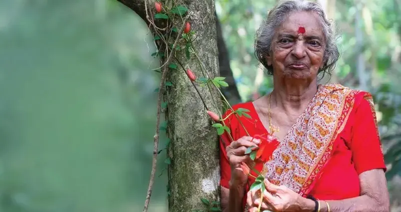 ‘ ആലപ്പുഴയിൽ തപോവനമൊരുക്കിയ മുത്തശി ‘ ; കൊല്ലക്കയിൽ ദേവകി അമ്മയ്ക്ക് പത്മശ്രീ