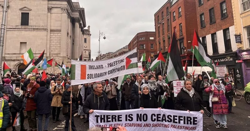 ഇസ്രായേലിന് ഉപരോധം ഏർപ്പെടുത്തണം; ഡബ്ലിൻ സിറ്റി സെന്ററിൽ പലസ്തീൻ അനുകൂല പ്രതിഷേധം palastinr ptotest