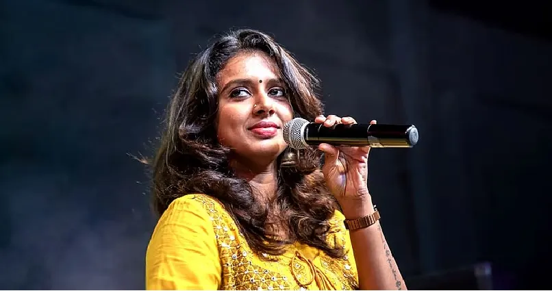 ഗായിക സിതാര കൃഷ്ണകുമാർ അയർലൻഡിലെത്തുന്നു ; മ്യൂസിക് ഷോ ഡബ്ലിനിലും ഗാൽവേയിലും