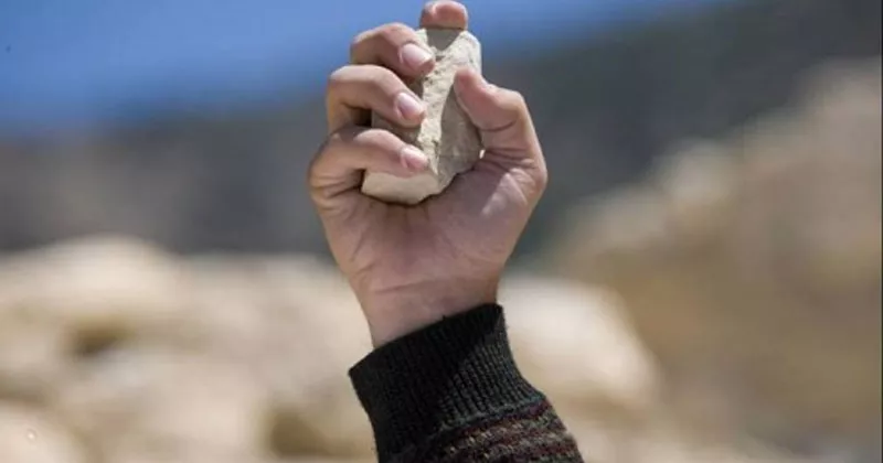 നോർതേൺ അയർലൻഡിൽ മലയാളി കുടുംബത്തിന്റെ വീടിന് കല്ലെറിഞ്ഞു stone throw