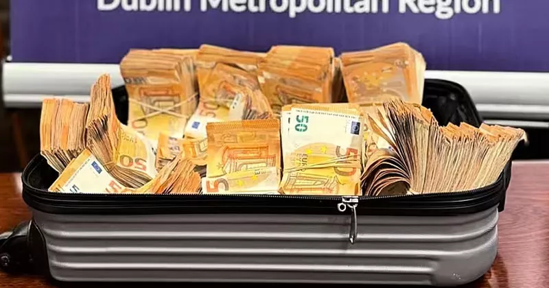 ഡബ്ലിനിൽ കള്ളപ്പണ വേട്ട; 30 കാരി അറസ്റ്റിൽ cash