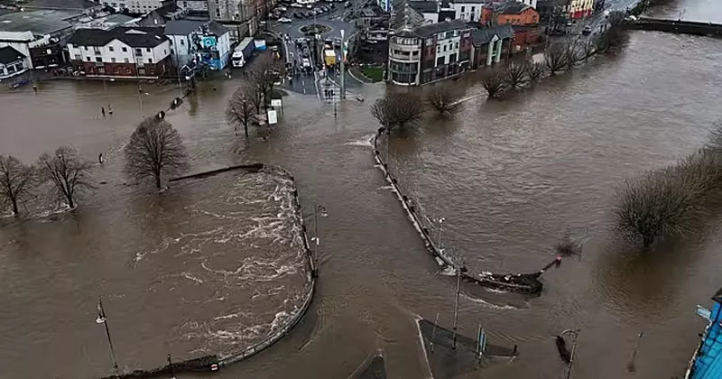 ഇന്നും അതിശക്തമായ മഴ; മുന്നറിയിപ്പുകൾ തുടരും flood rain