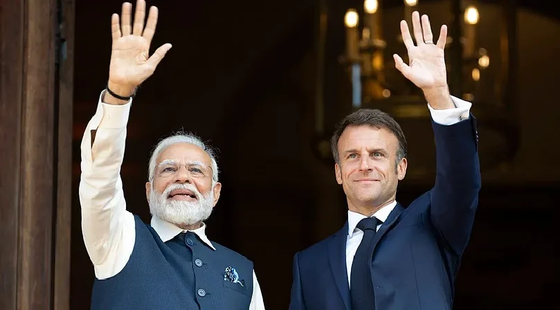 ‘എവറസ്റ്റിന്റെ ഉയരത്തിലേക്ക് പറക്കാൻ കഴിയുന്ന ഹെലികോപ്റ്റർ ഇന്ത്യയും ഫ്രാൻസും നിർമ്മിക്കും ‘ : പ്രഖ്യാപിച്ച് നരേന്ദ്രമോദി