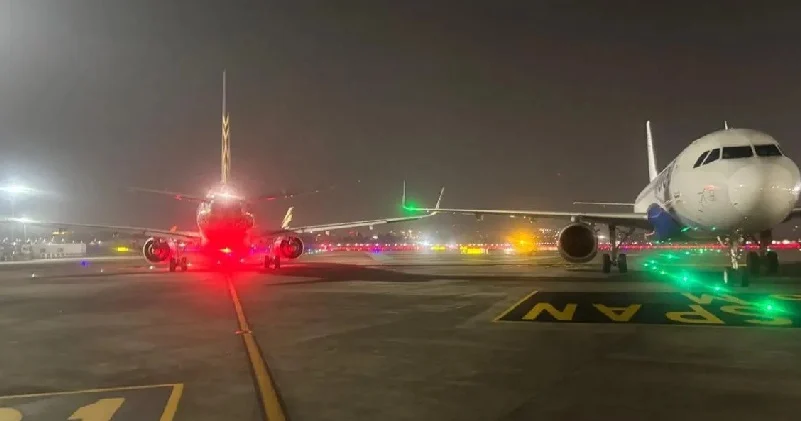 എയർ ഇന്ത്യ, ഇൻഡിഗോ വിമാനങ്ങളുടെ ചിറകുകൾ കൂട്ടിയിടിച്ചു ; യാത്രക്കാർ രക്ഷപെട്ടത് തലനാരിഴയ്ക്ക്