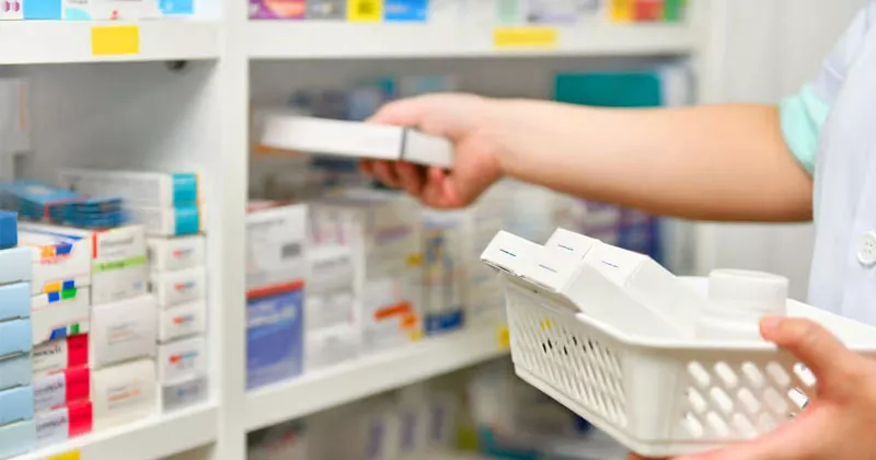 ക്ഷാമം; ഫാർമസികളിൽ വേദന സംഹാരികളുടെ വിൽപ്പനയ്ക്ക് നിയന്ത്രണം pharmacy