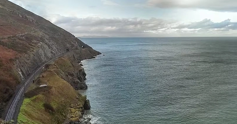 സെന്റ് പാട്രിക്സ് ദിനം ; ബ്രേ ടു ഗ്രേസ്റ്റോൺസ് ക്ലിഫ് വാക്ക് തുറക്കാനുള്ള ശ്രമങ്ങൾ പരാജയം