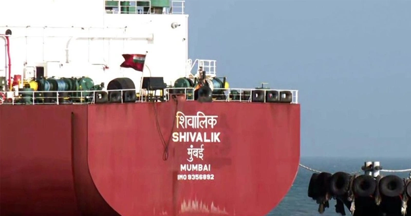 പ്രതിസന്ധി സൃഷ്ടിക്കാൻ ബോധപൂർവ്വമായ ശ്രമം; ഇന്ത്യയിൽ ഇന്ധന ക്ഷാമമില്ലെന്ന് കേന്ദ്ര സർക്കാർ Hormuz