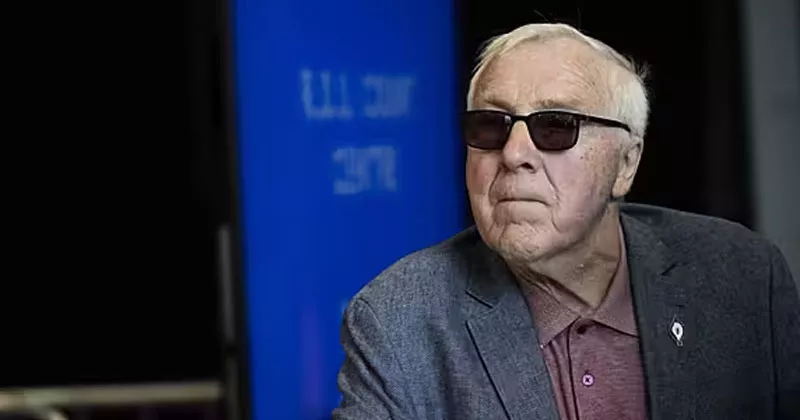 ജെയിംസ് ബ്രൗൺ രാജിവയ്ക്കണം; ആവശ്യവുമായി മുൻ ലോർഡ് മേയർ