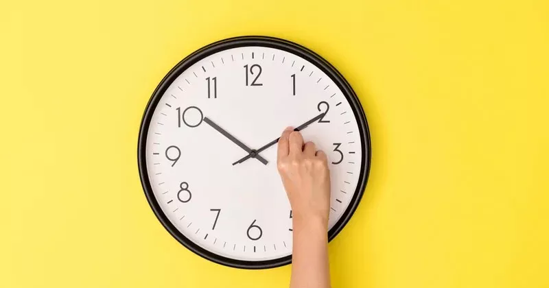 ക്ലോക്കുകൾ ഒരു മണിക്കൂർ പിന്നോട്ട്; അയർലൻഡിൽ സമയം മാറുന്നു clock