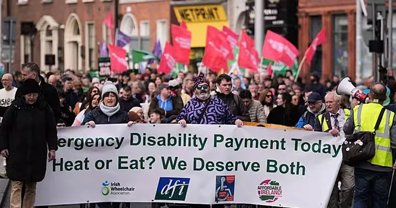 വികലാംഗ അവകാശ പ്രതിഷേധം; പങ്കെടുത്തത് നൂറ് കണക്കിന് പേർ emergency