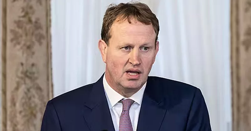 70 ശതമാനം വർധിച്ചു; അയർലൻഡിലെ ജയിലുകളിൽ നിന്നും പിടിച്ചെടുത്തത് 400 ലധികം ആയുധങ്ങൾ jim o callaghan