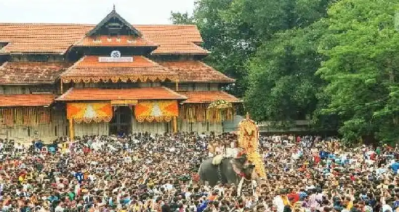 തൃശൂർ പൂരത്തിന് വെടിക്കെട്ട് ഒഴിവാക്കും : കുടമാറ്റത്തിനും പൊലിമ കുറയും