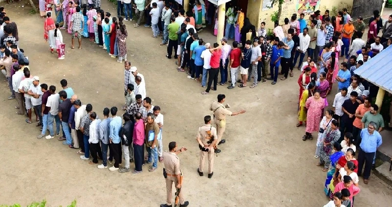 അസമും, പുതുച്ചേരിയും ഇന്ന് വിധിയെഴുതുന്നു ; അസമിൽ 17.87 ശതമാനവും , പുതുച്ചേരിയിൽ 17.41 ശതമാനവും പോളിംഗ്