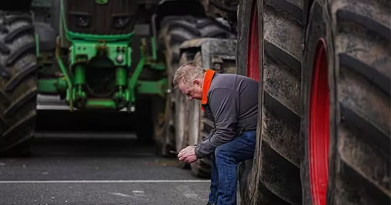 മൂന്നാം ദിവസവും സ്തംഭിച്ച് ജനജീവിതം; പ്രതിഷേധത്തെ നേരിടാൻ സർക്കാർ protest
