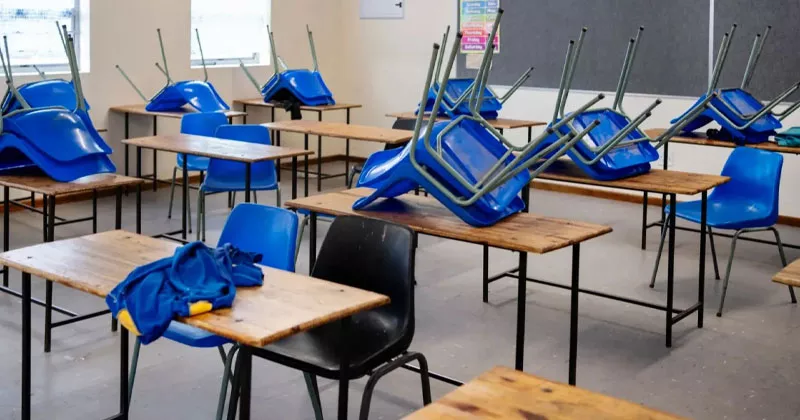 ശമ്പള കരാർ; ചർച്ച പരാജയപ്പെട്ടാൽ സമരം തന്നെ; നിലപാട് കടുപ്പിച്ച് അധ്യാപകർ school room