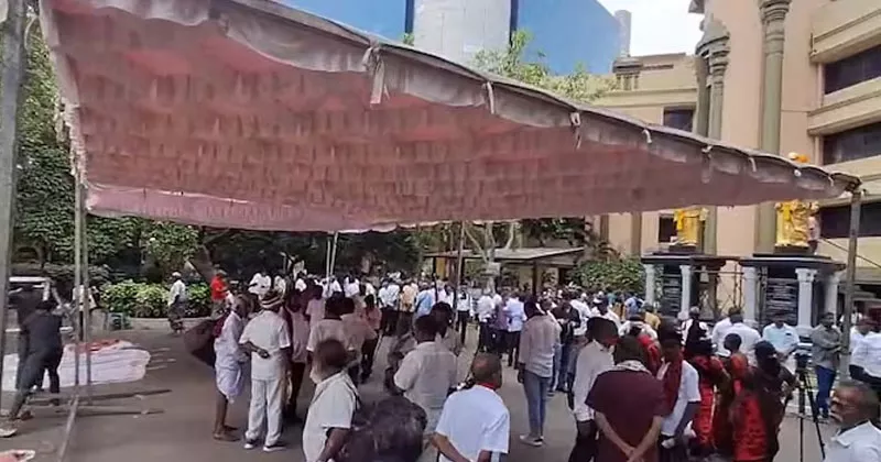 മൂന്ന് മണിക്കൂർ പിന്നിടുമ്പോൾ മൂന്നാം സ്ഥാനത്ത്; ഡിഎംകെ ക്യാമ്പിൽ നിരാശ dmk