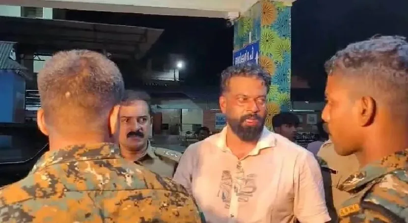 പൊലീസ് മോശമായി പെരുമാറി ; കോടതിയിൽ തുറന്ന് പറഞ്ഞ് ആർ സുഗതൻ