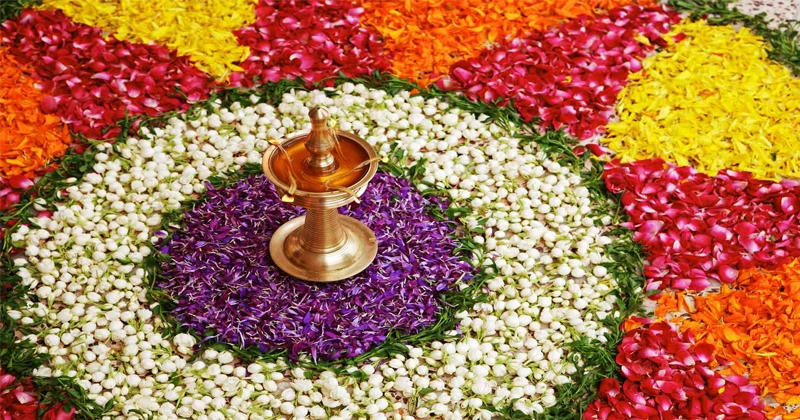 ഇന്ന് തിരുവോണം; ആഹ്ലാദപൂർവ്വം മാവേലിയെ വരവേറ്റ് മലയാളികൾ Onam26