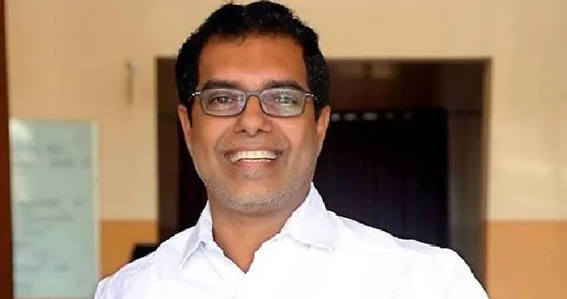 വി ഡി സതീശൻ പൂക്കിയല്ല രാജ്യദ്രോഹിയായ പോക്കിരി ; സോണിയയ്ക്കും, സതീശനും രാജ്യം മാപ്പ് നൽകില്ല
