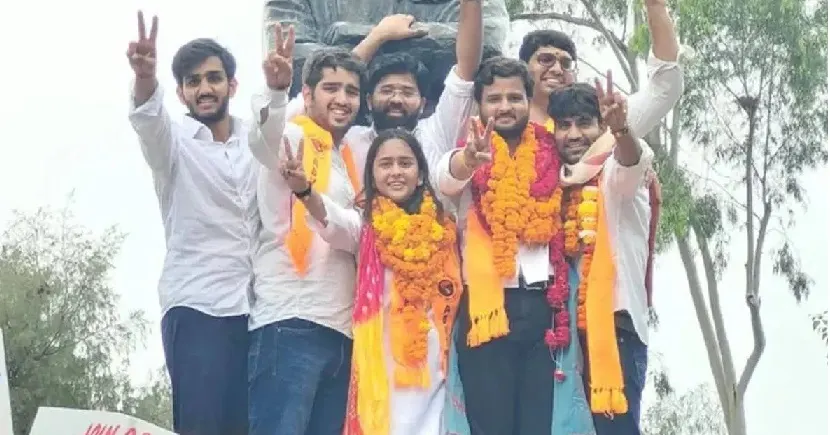 ഡൽഹി സർവകലാശാല തെരഞ്ഞെടുപ്പിൽ വൻ വിജയവുമായി എബിവിപി ; പ്രസിഡന്റ് സ്ഥാനം ഉൾപ്പെടെ എബിവിപിയ്ക്ക്