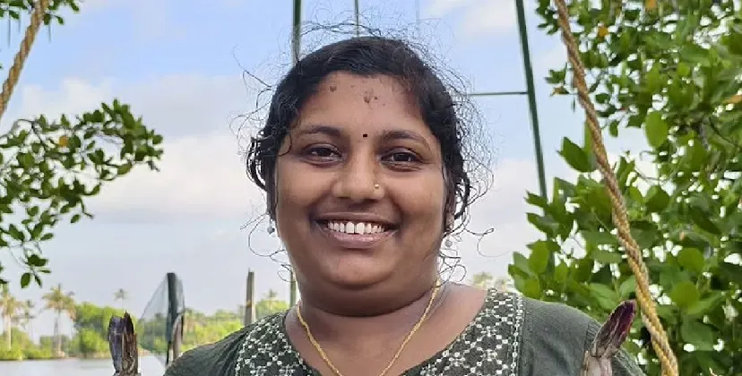 യുട്യൂബർ ‘തംബുരു ക്വീൻഫിഷർ’ വീട്ടിൽ മരിച്ച നിലയിൽ